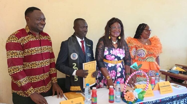 Les 8 Maîtres-Archéologues de l'Université de Dschang : Un Succès pour la Filière Archéologie